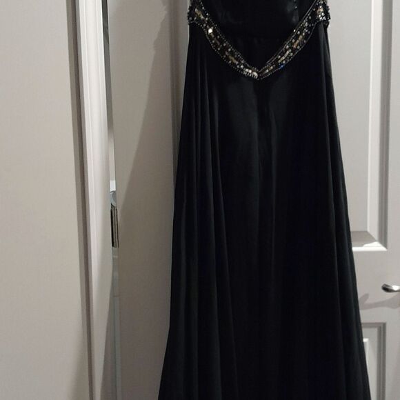 Black & Gold beaded dress - Picture 4 of 5